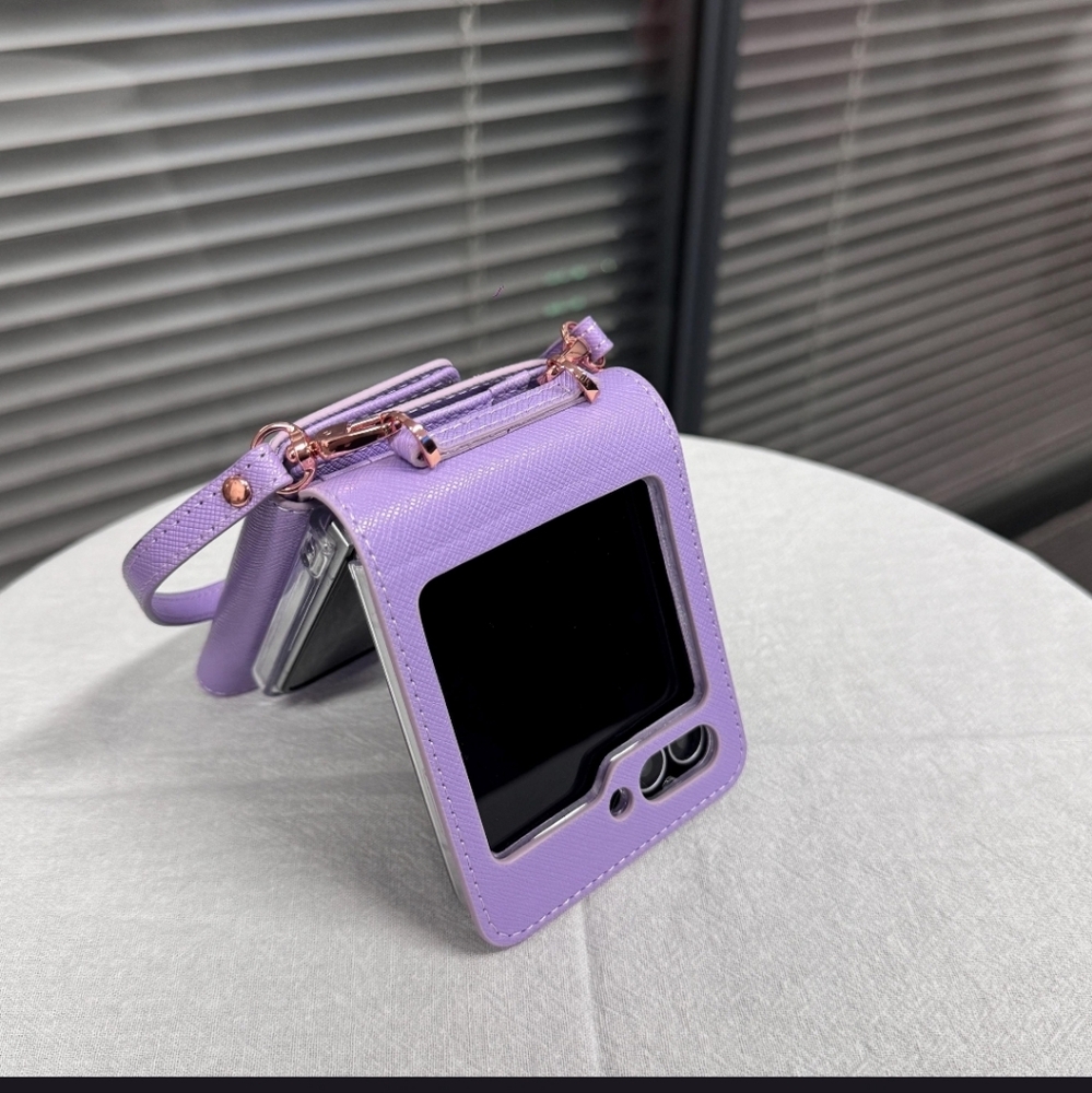 🎉HP🎉 Galaxy Z Flip 5 Case